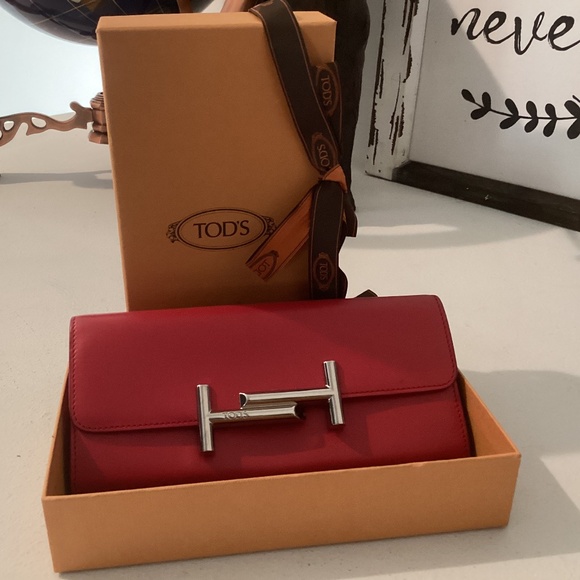 TOD’S Wallet - Picture 1 of 3